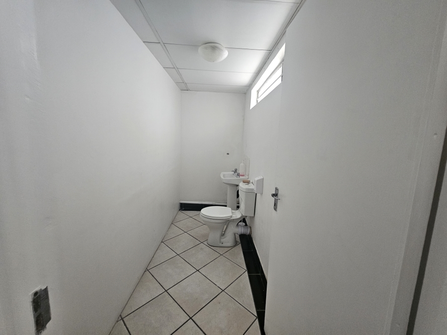 To Let Commercial Property for Rent in Berea Eastern Cape